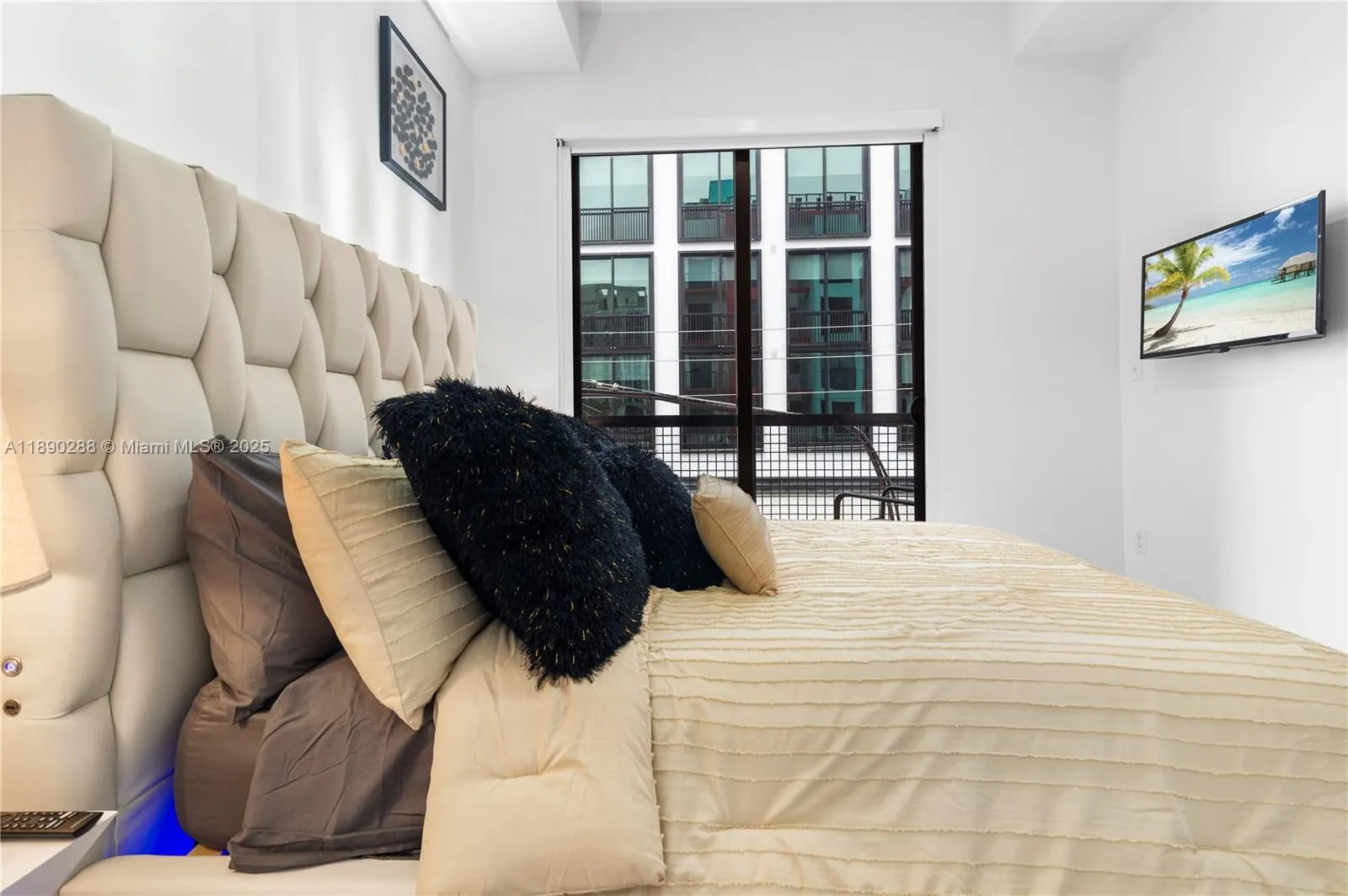 136 NW 26th St, #207
