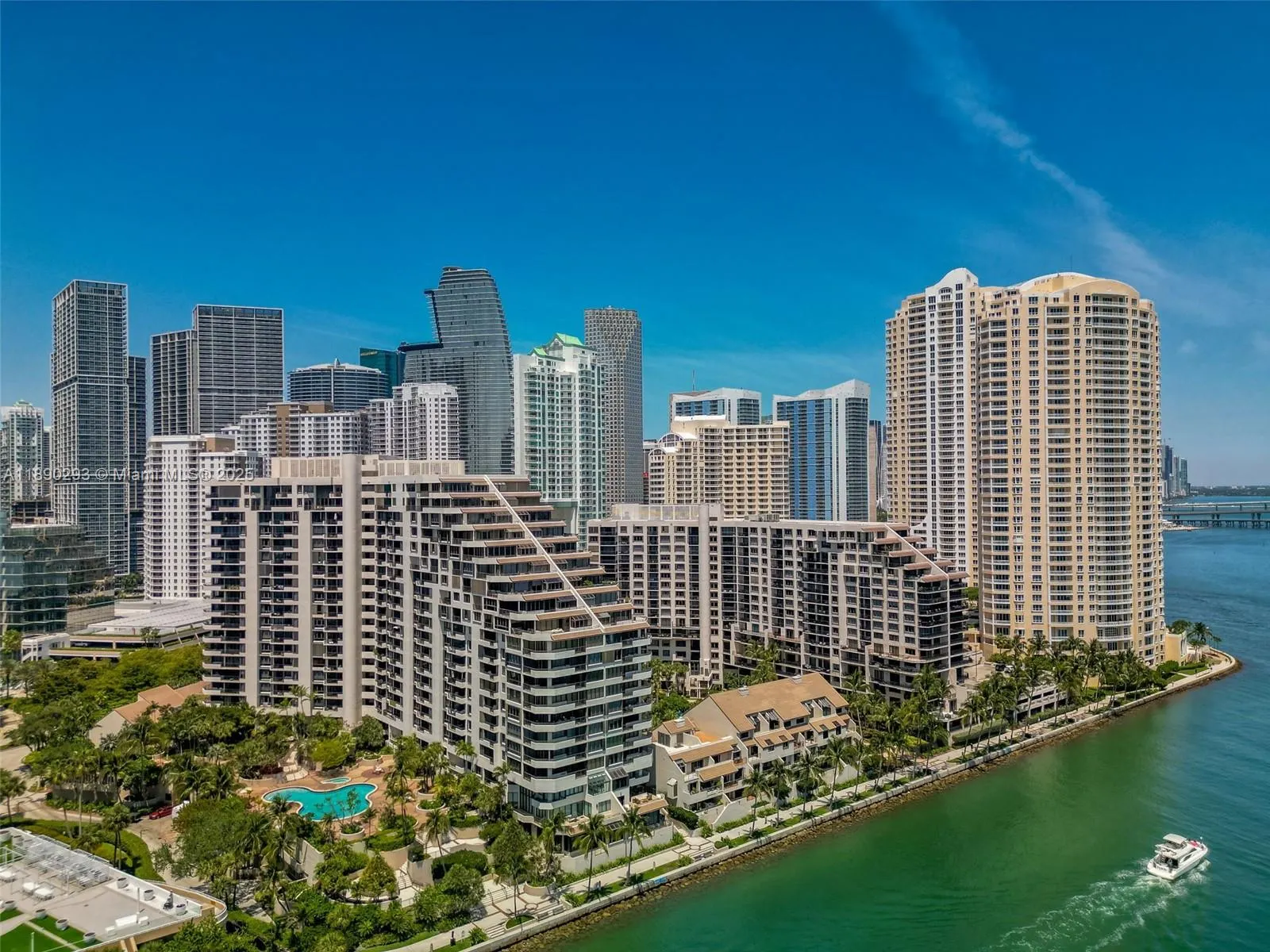 520 Brickell Key Dr, #UPH-03