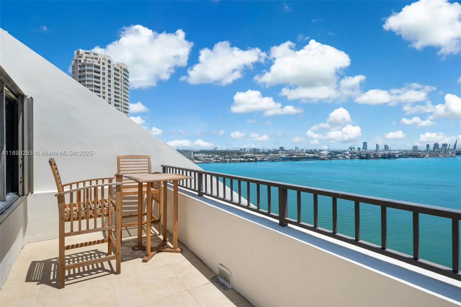 520 Brickell Key Dr, #UPH-03