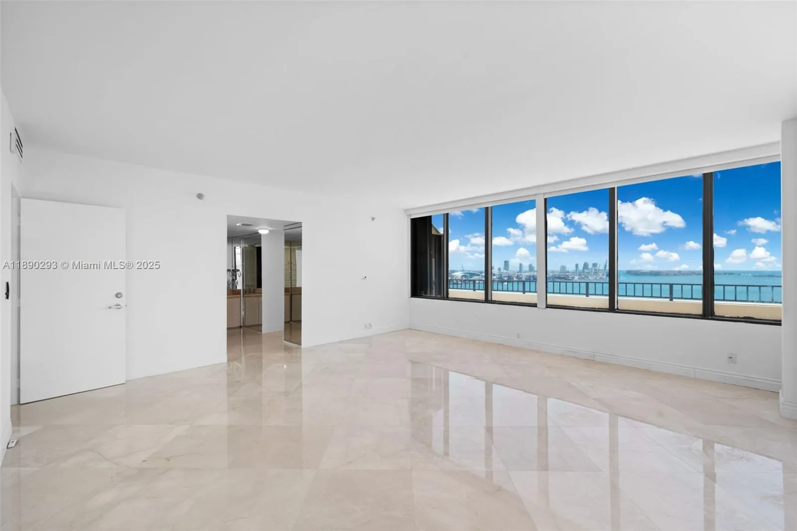 520 Brickell Key Dr, #UPH-03