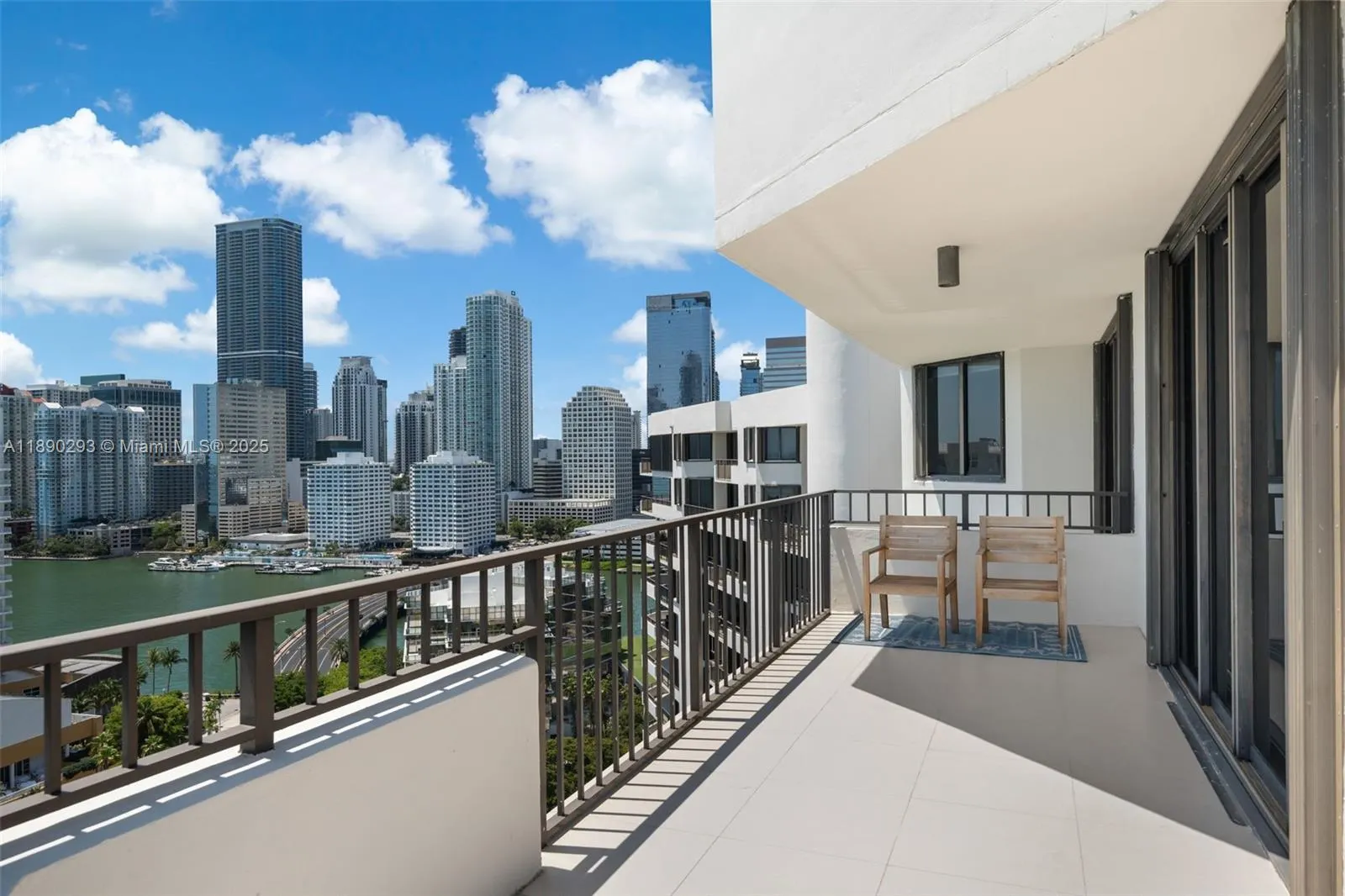 520 Brickell Key Dr, #UPH-03