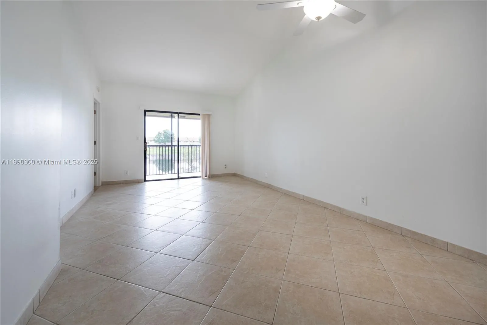 9876 Nob Hill Ct, #9876