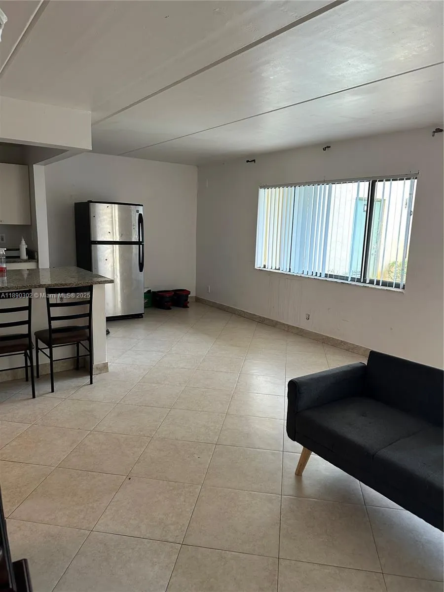 805 Meadows Cir, #805