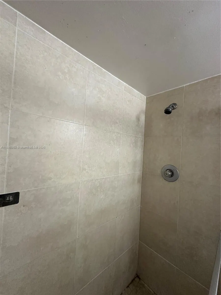 805 Meadows Cir, #805