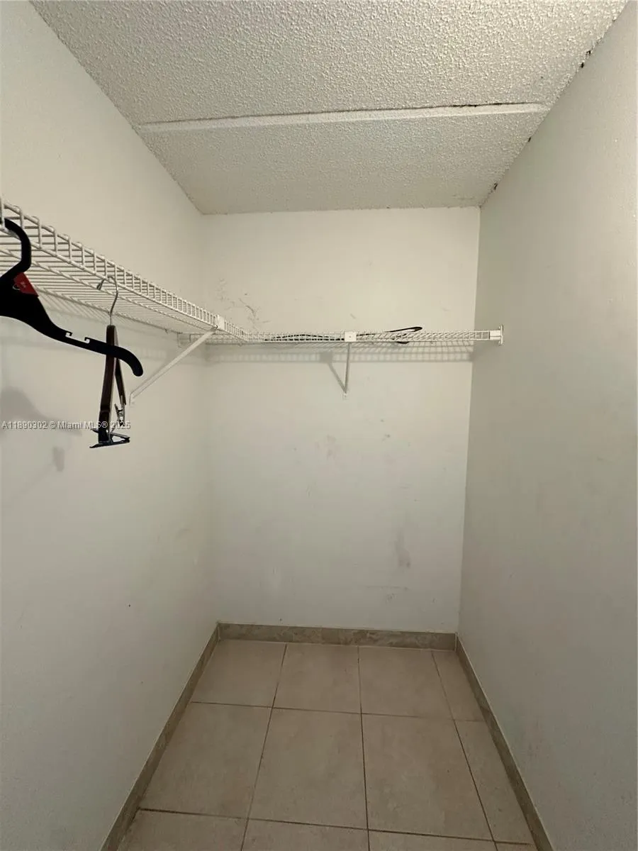 805 Meadows Cir, #805