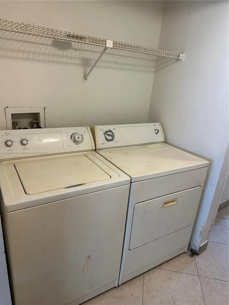 805 Meadows Cir, #805