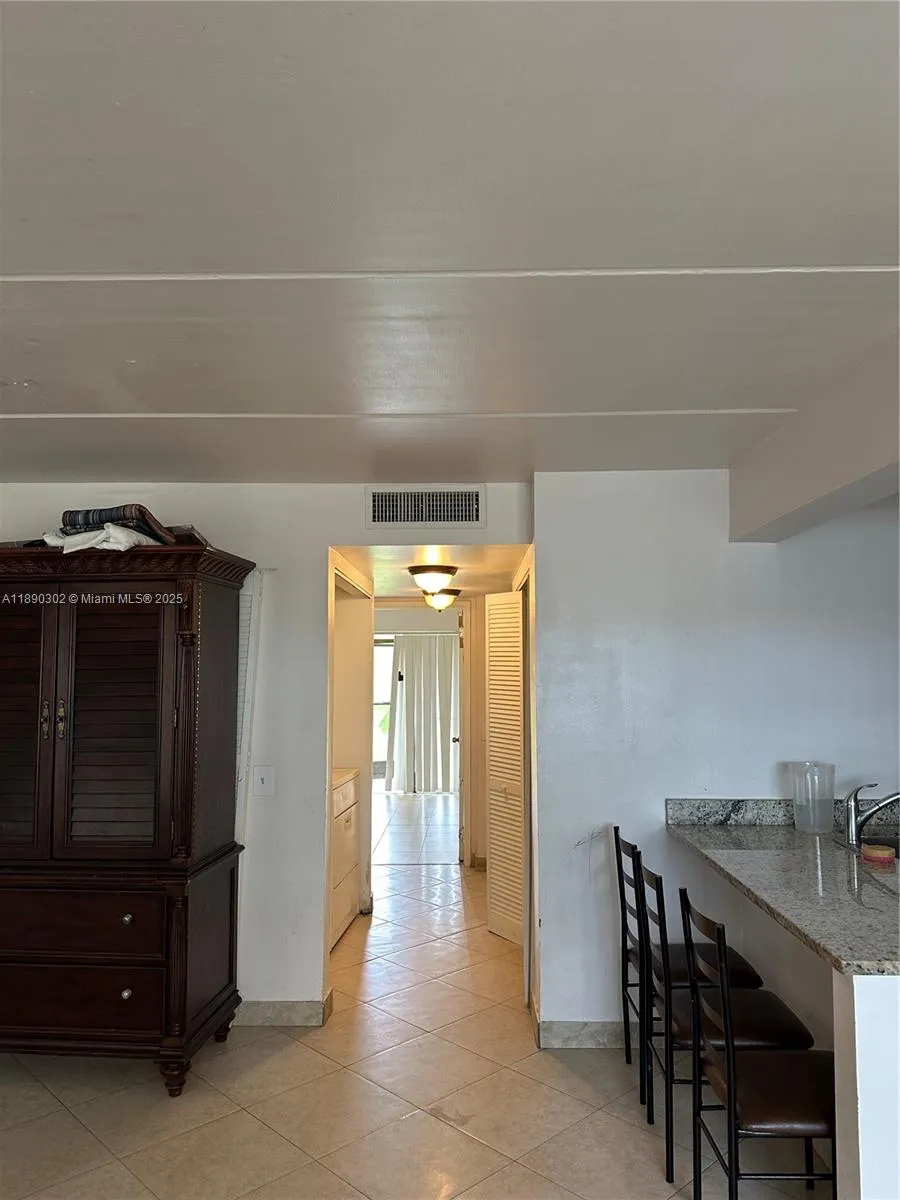805 Meadows Cir, #805