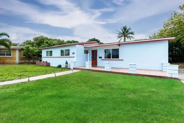 1220 NW 190th St