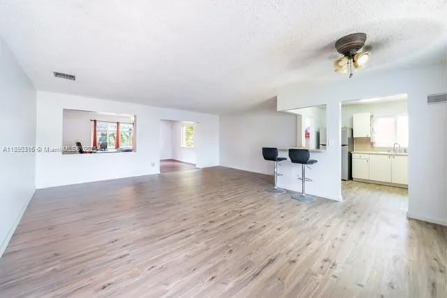 1220 NW 190th St