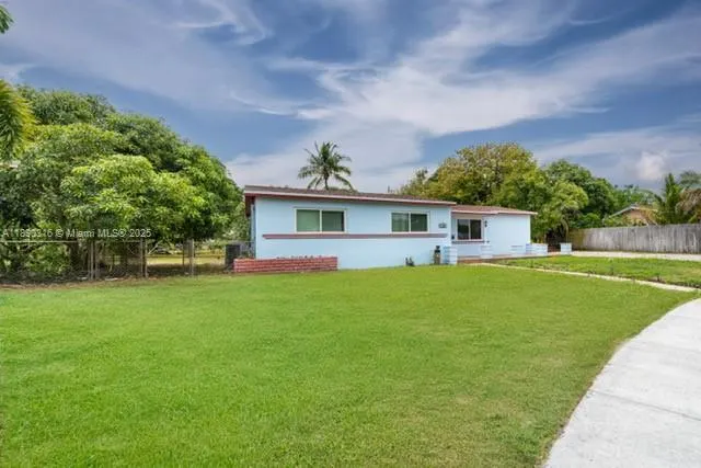 1220 NW 190th St