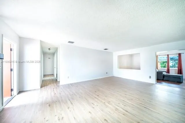 1220 NW 190th St