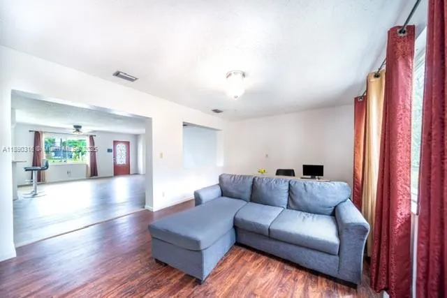 1220 NW 190th St