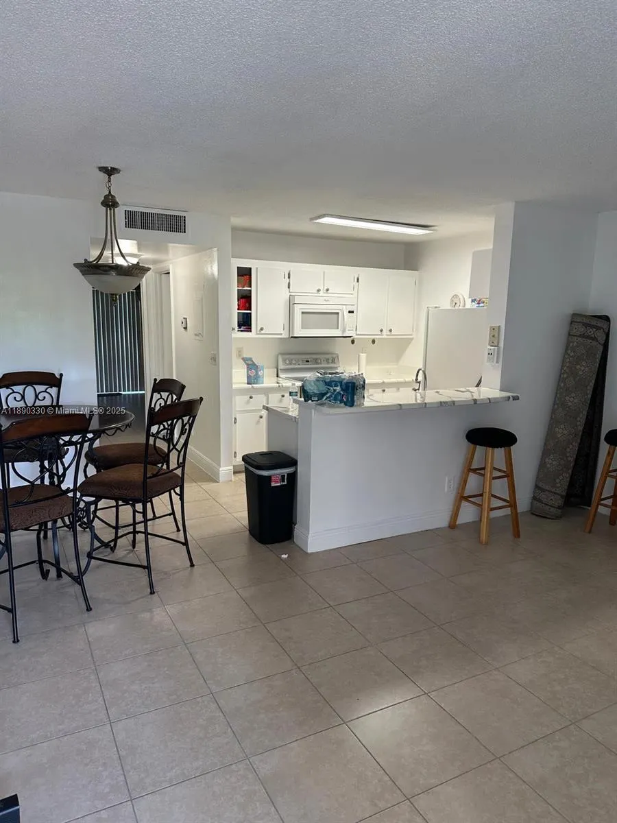 1527 W Meadows Cir W, #1527