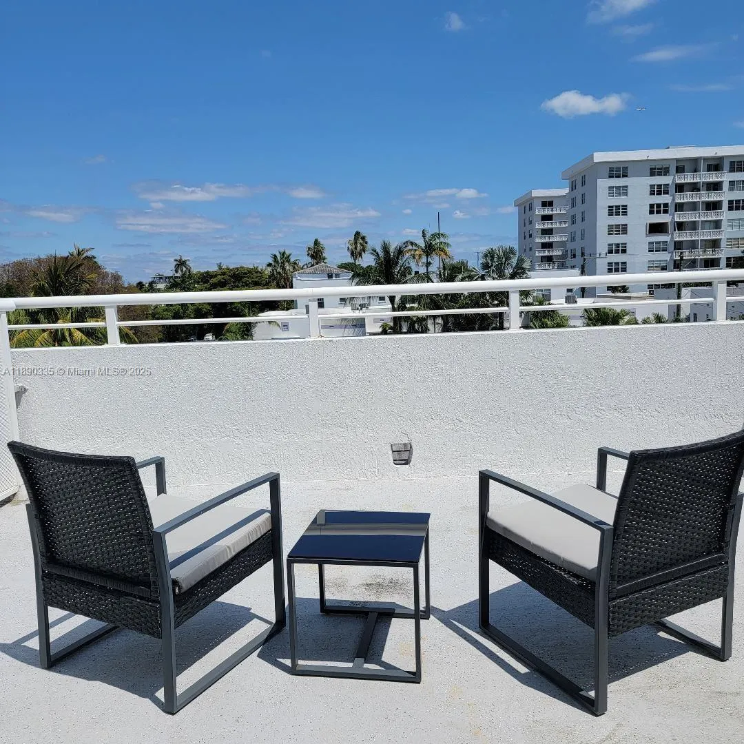 945 Jefferson Ave, #103