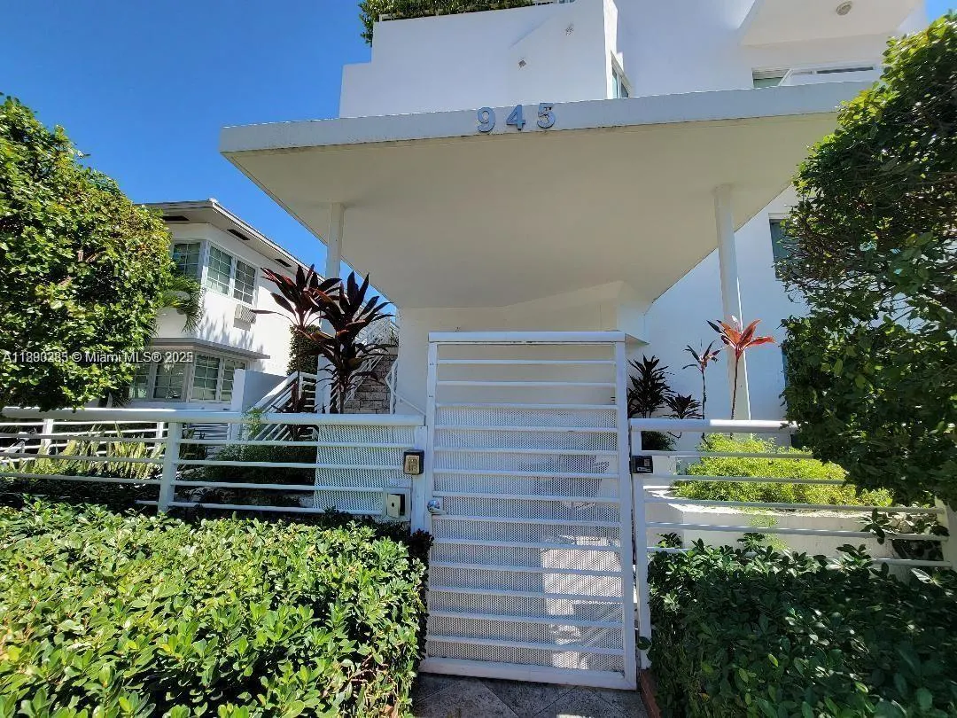 945 Jefferson Ave, #103