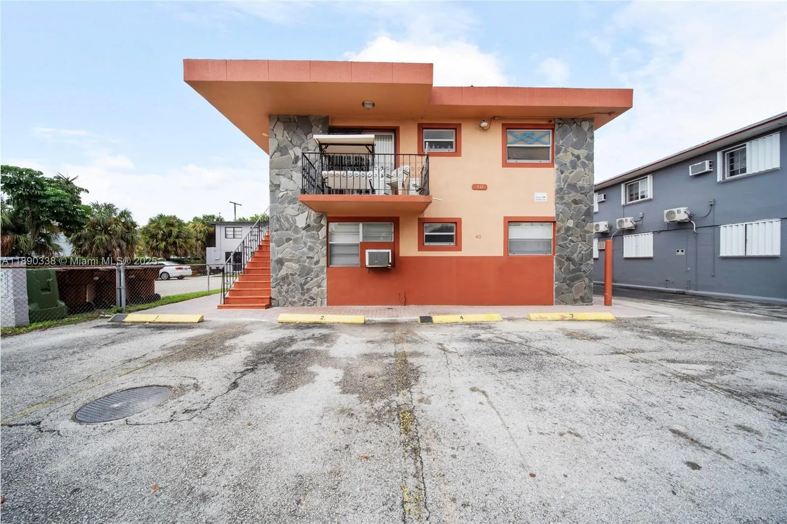 40 W 4th St, #2