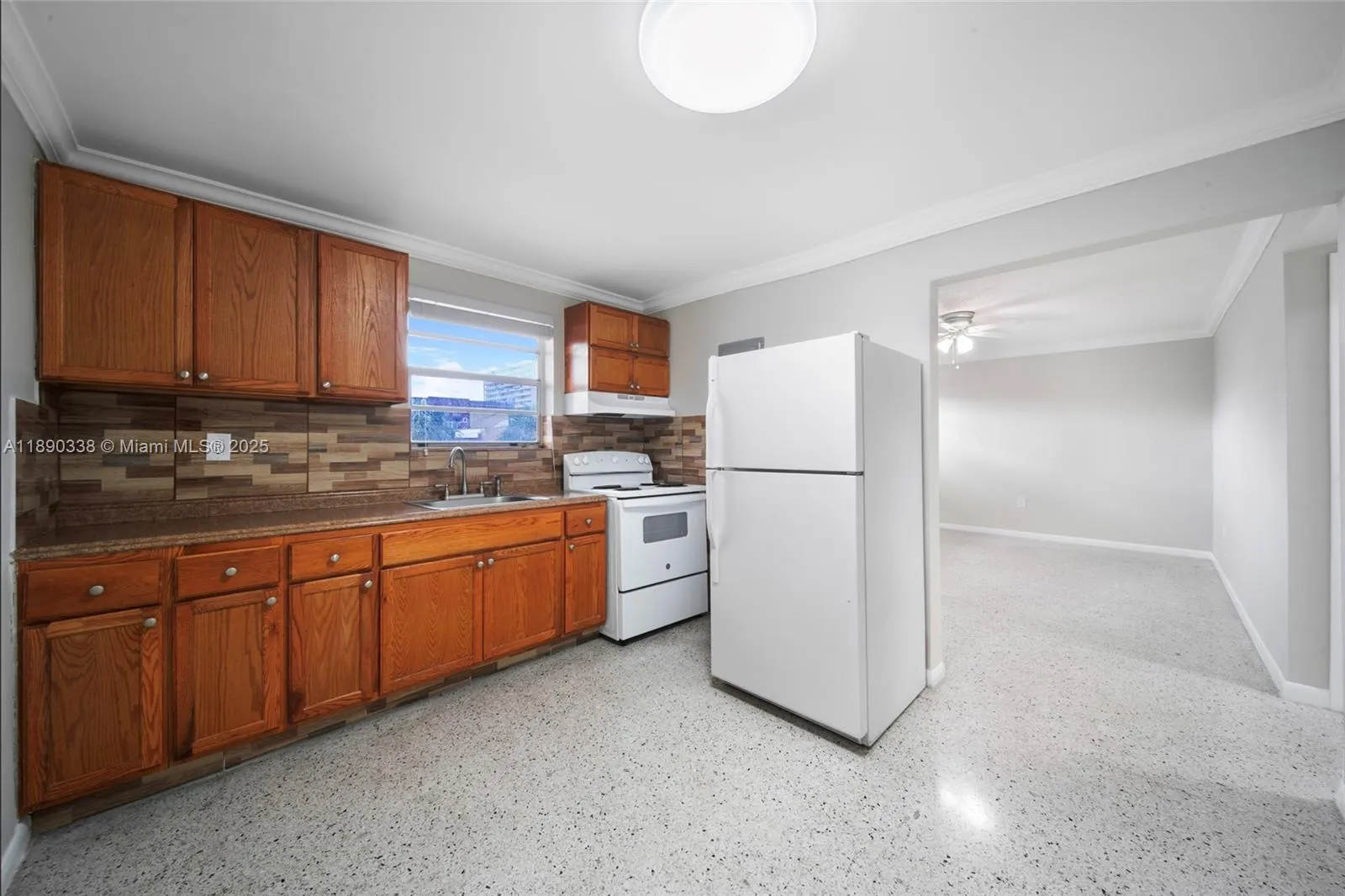 40 W 4th St, #2