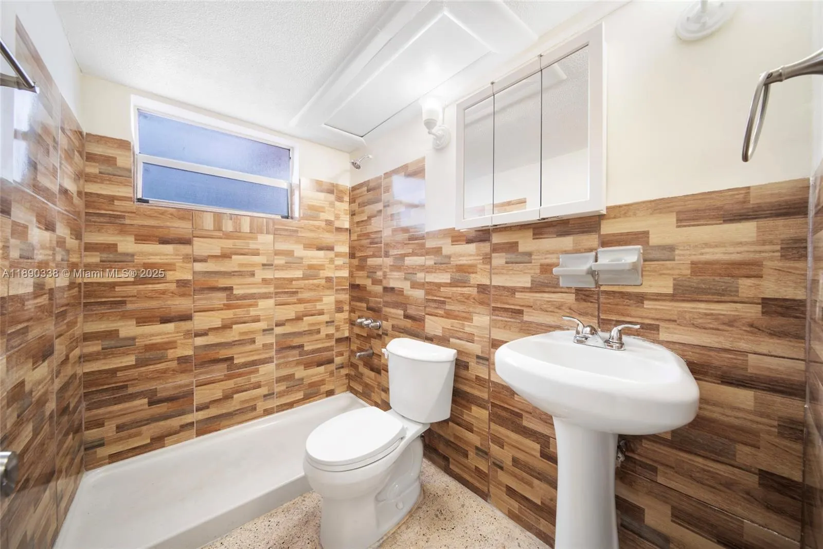 40 W 4th St, #2