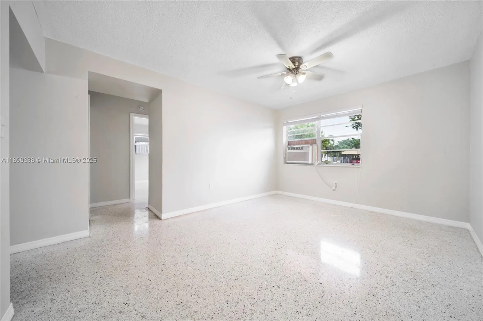 40 W 4th St, #2