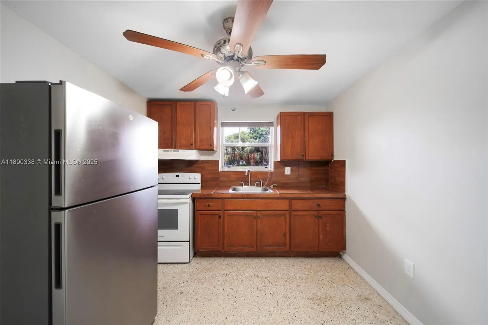 40 W 4th St, #2