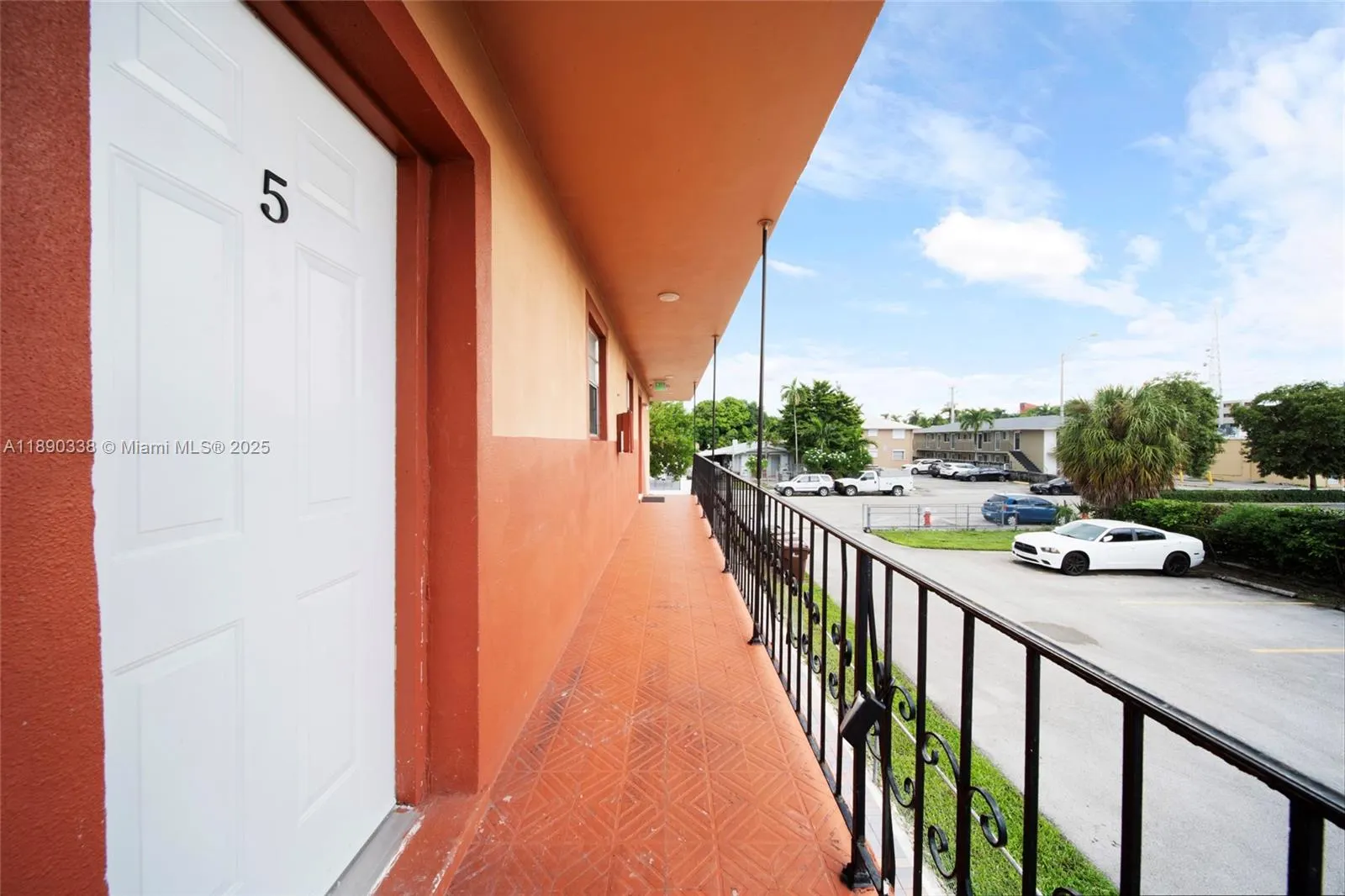 40 W 4th St, #2