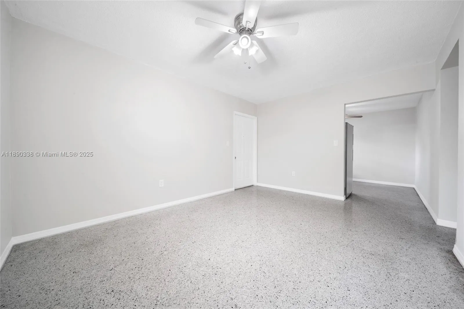 40 W 4th St, #2