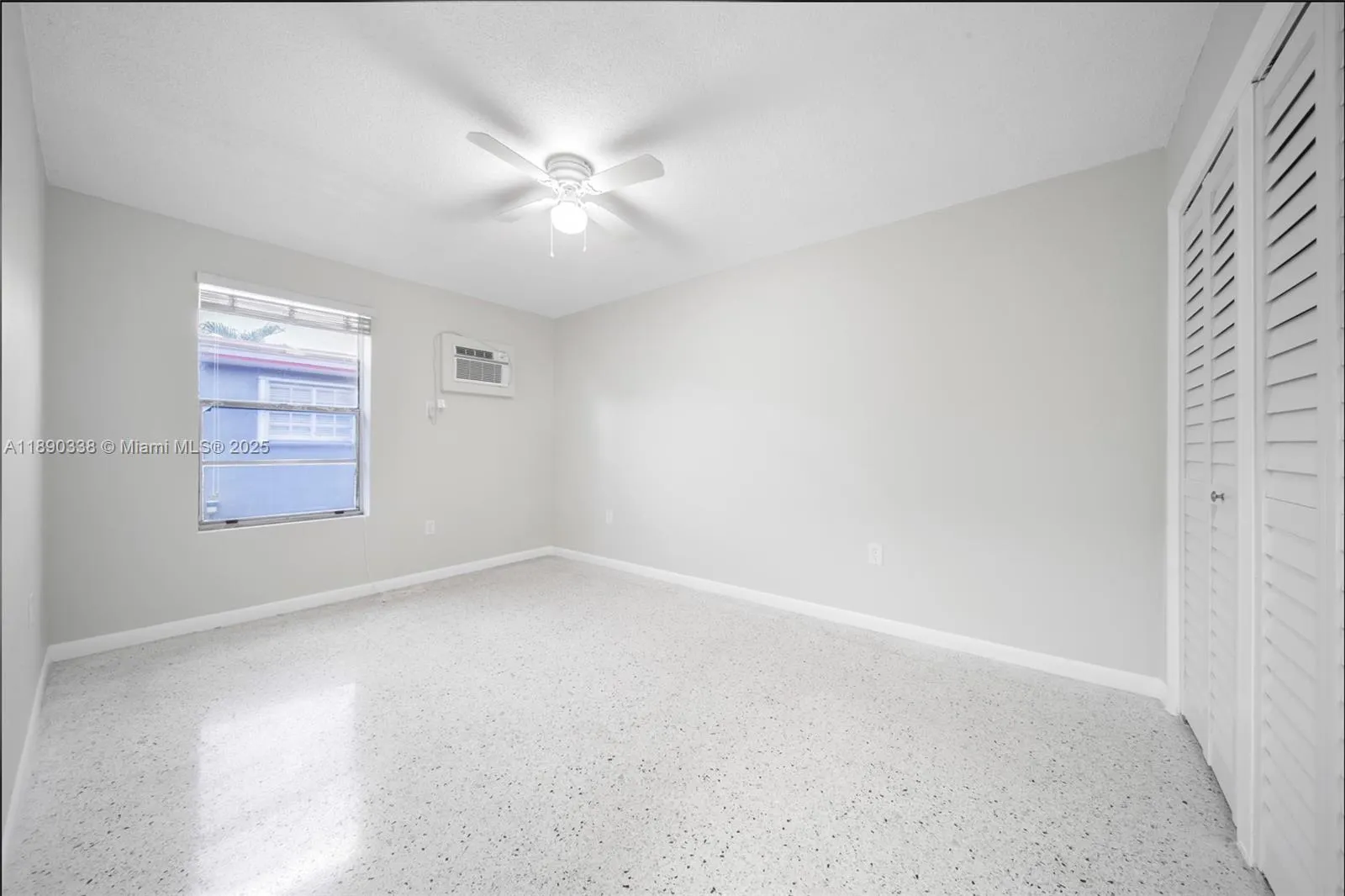 40 W 4th St, #2