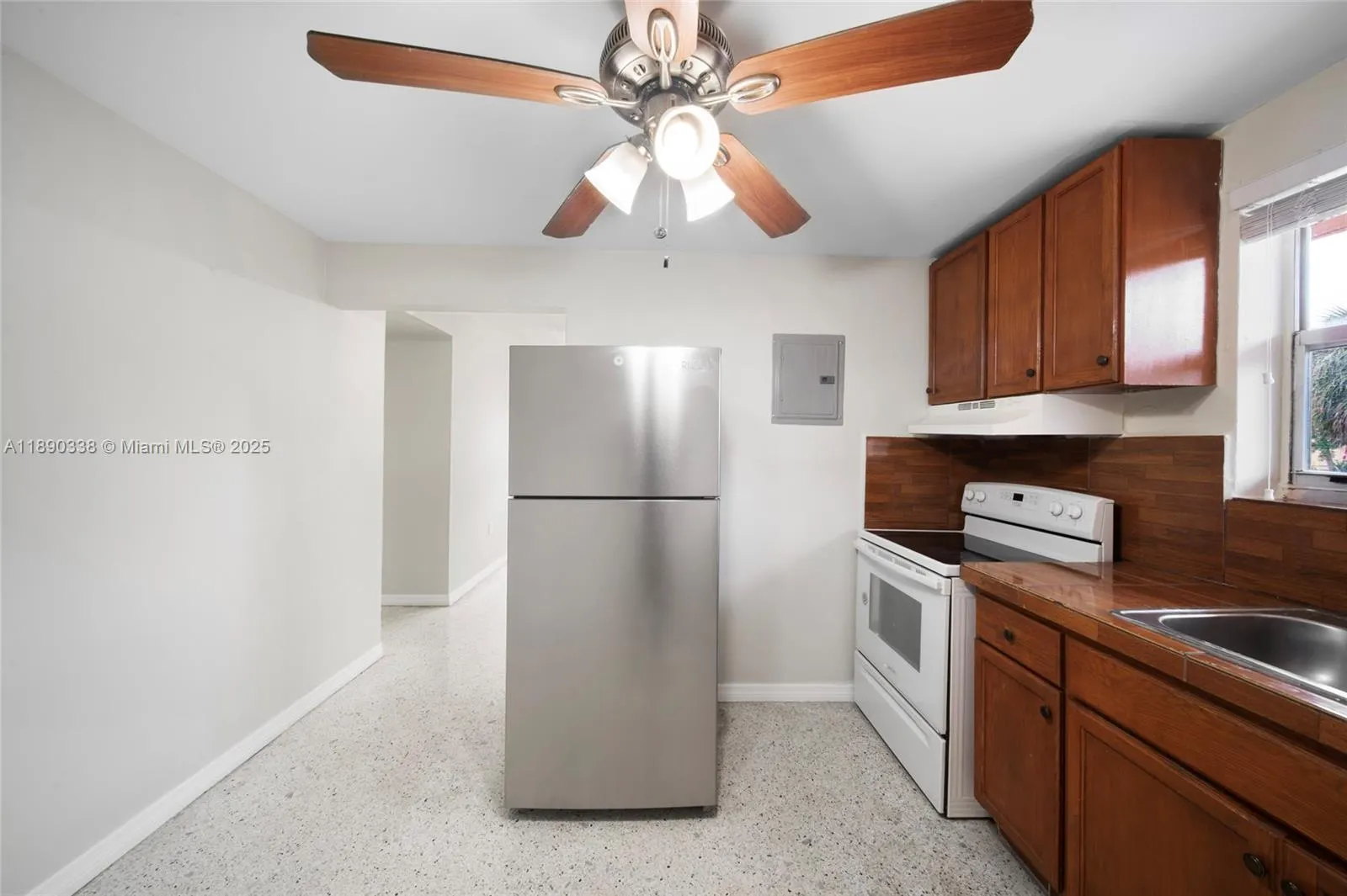40 W 4th St, #2
