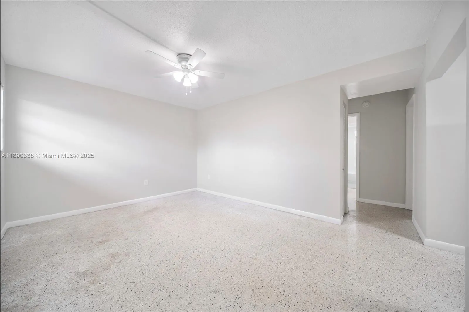 40 W 4th St, #2