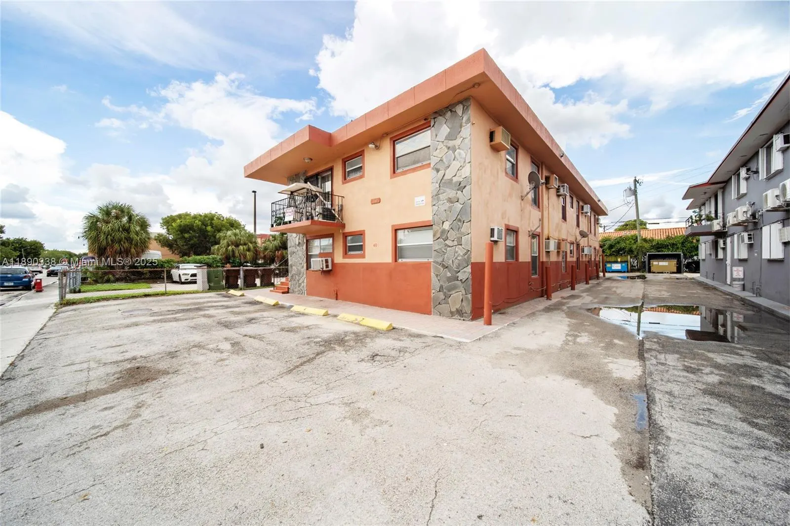 40 W 4th St, #2