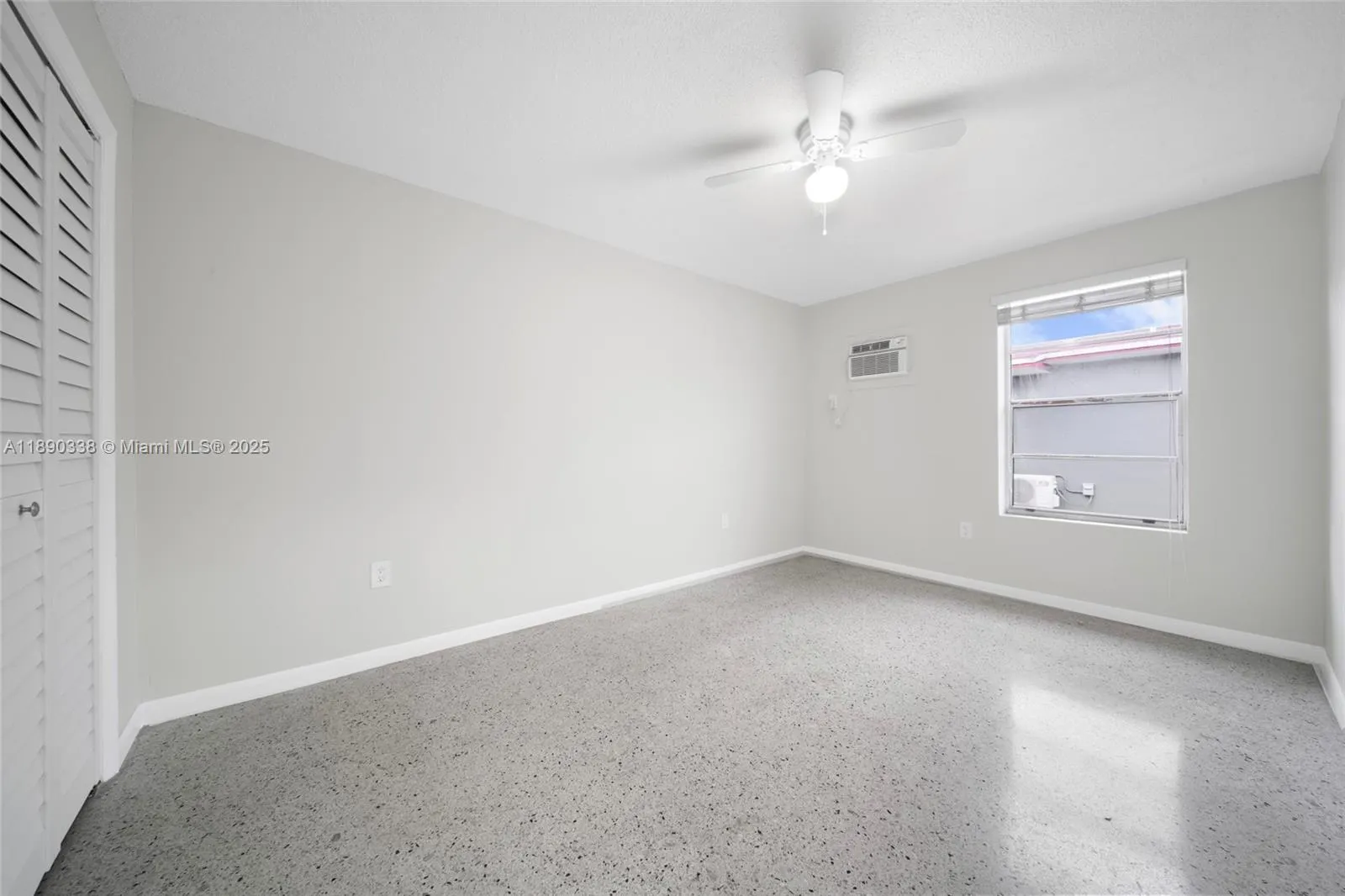 40 W 4th St, #2