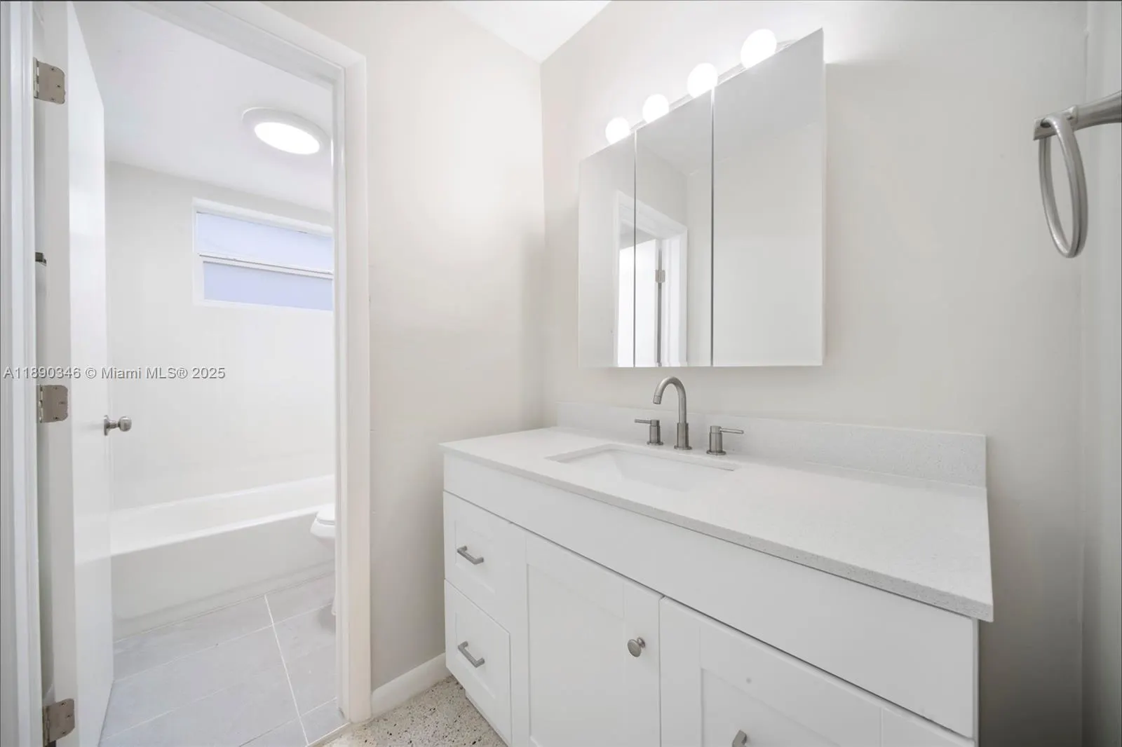 40 W 4th St, #5