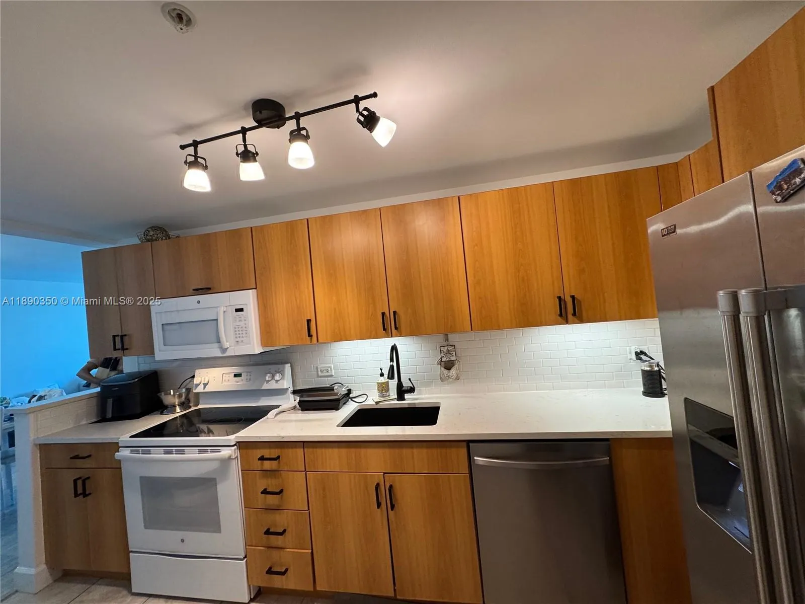 7501 E Treasure Dr, #7L