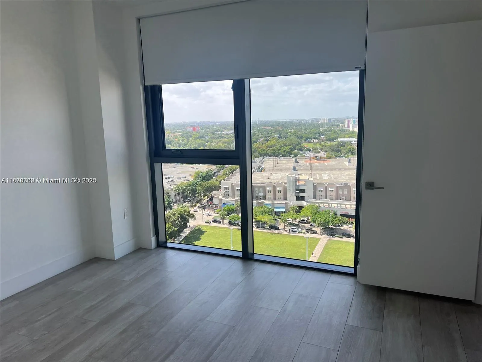 121 NE 34th St, #1610