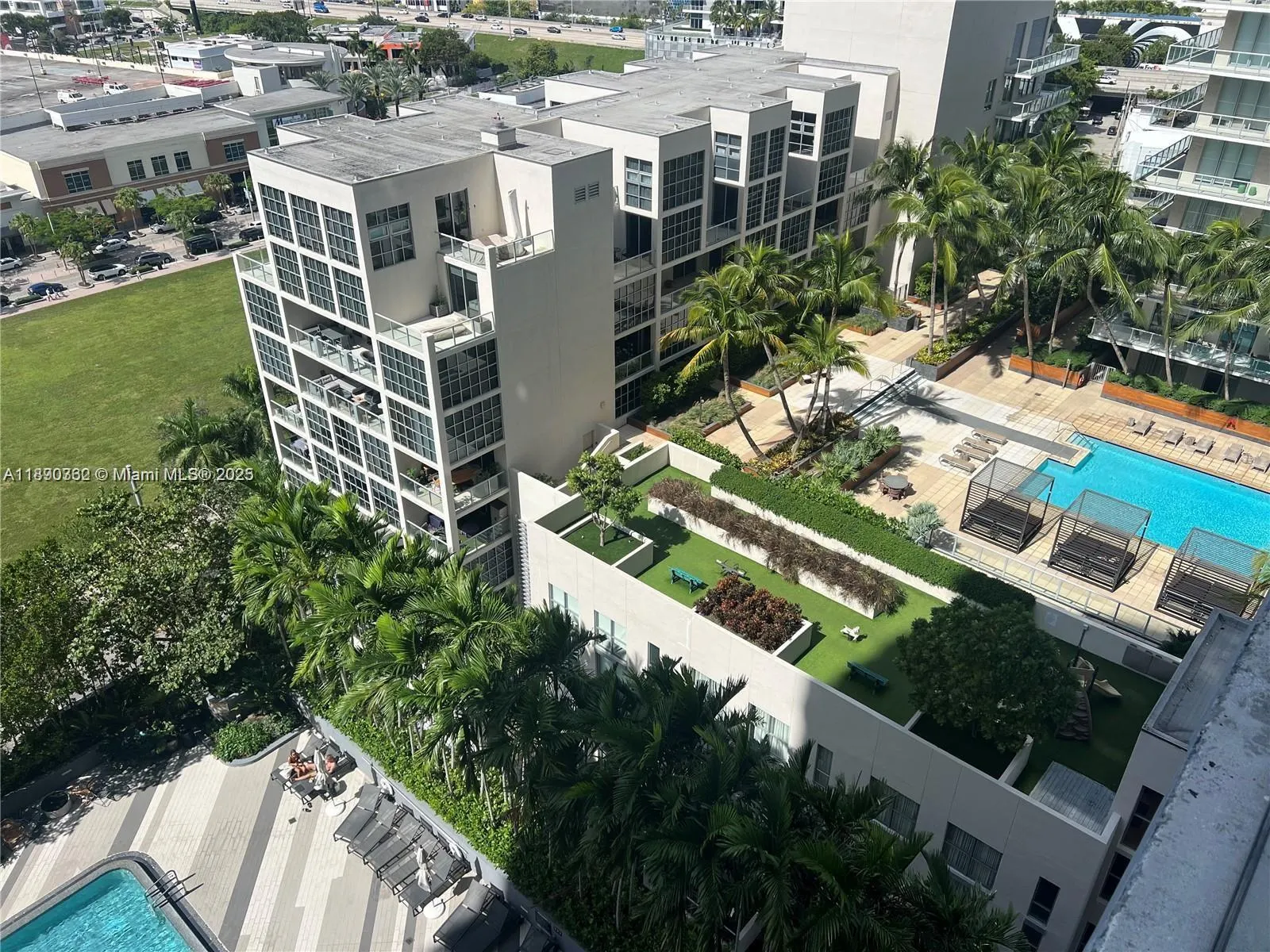 121 NE 34th St, #1610