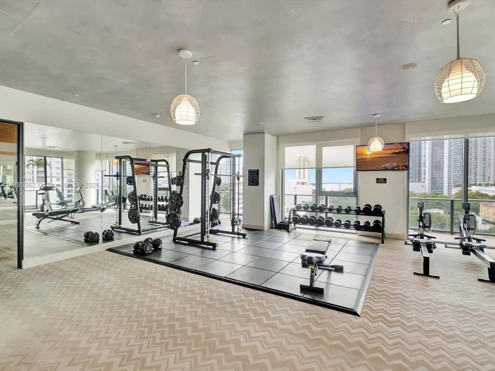 121 NE 34th St, #1610