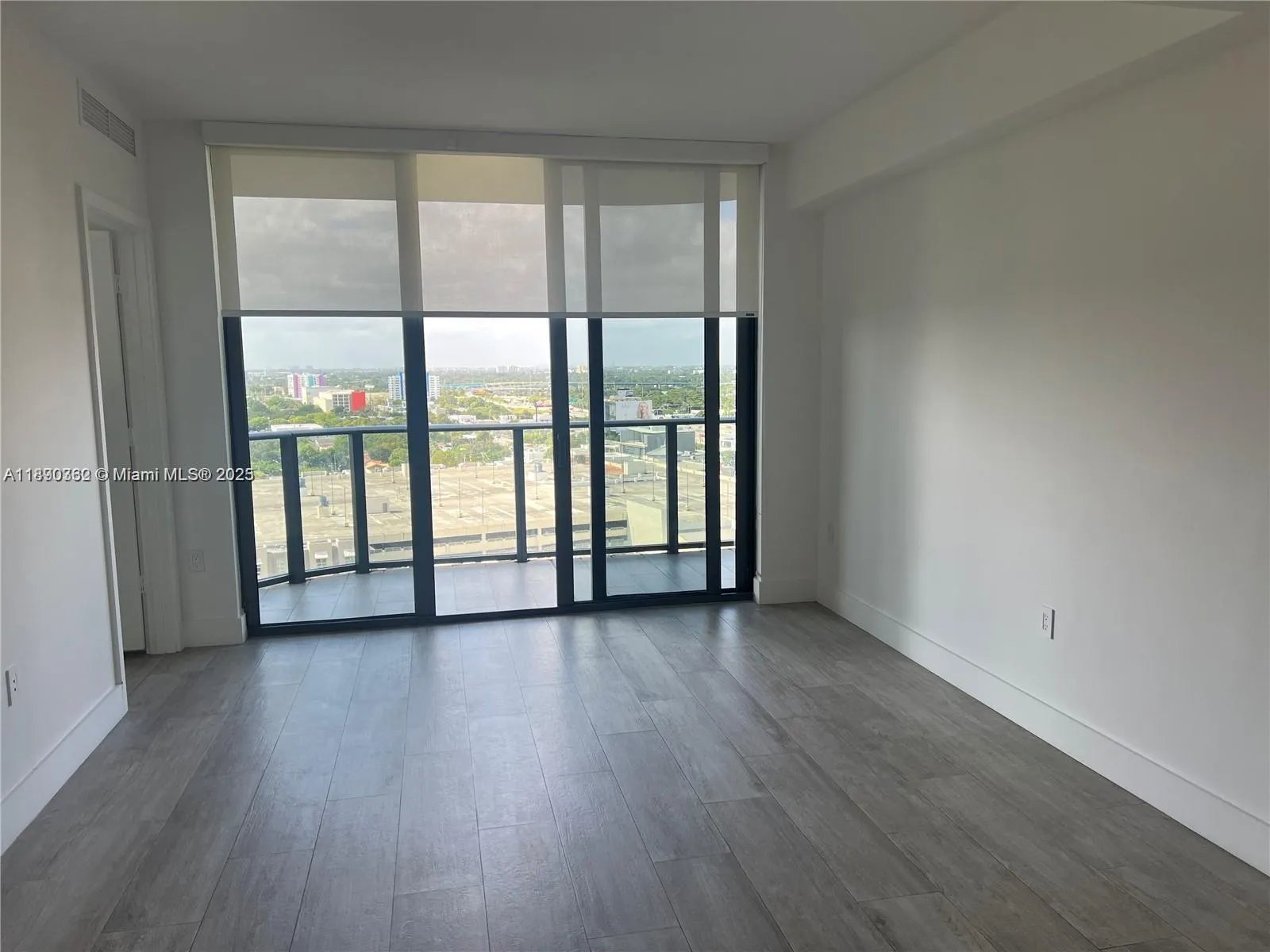 121 NE 34th St, #1610