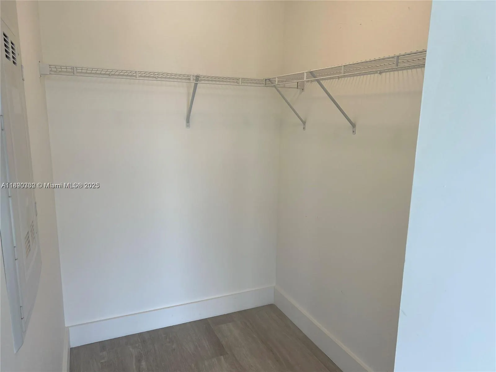 121 NE 34th St, #1610