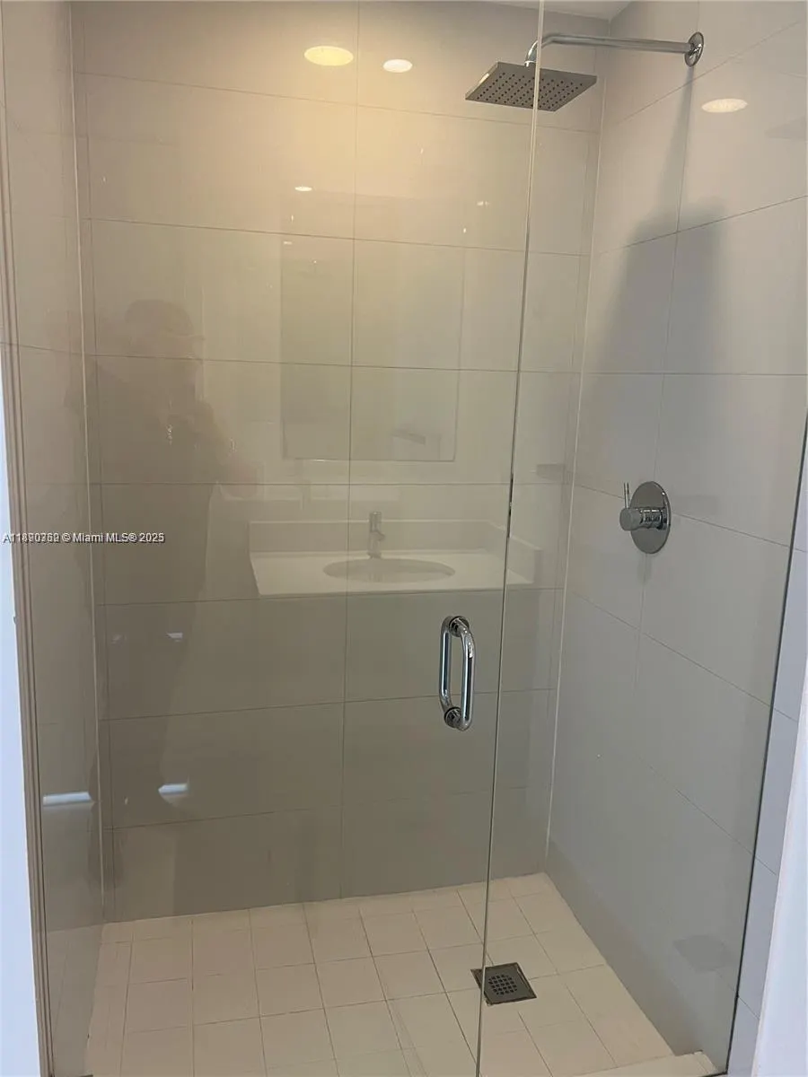 121 NE 34th St, #1610
