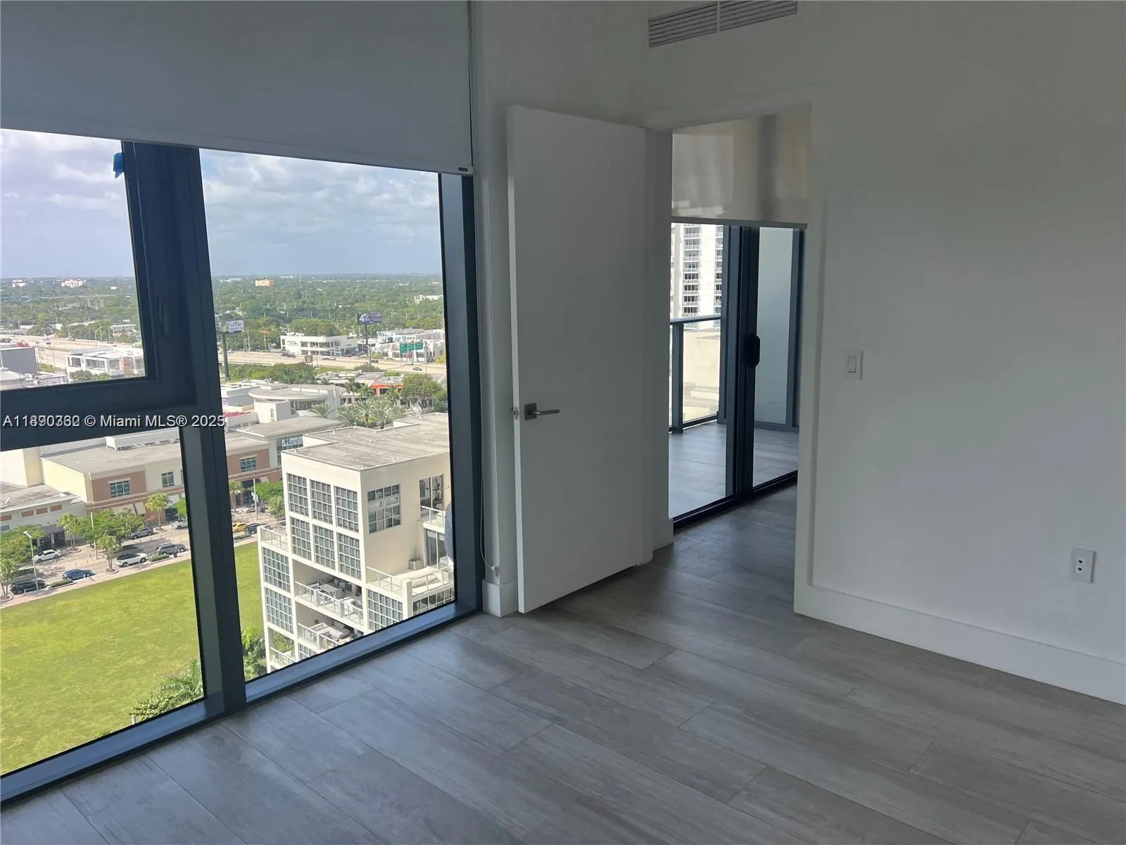 121 NE 34th St, #1610