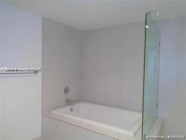2600 E Hallandale Beach Blvd, #T301