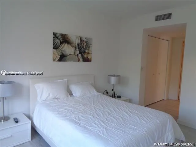 2600 E Hallandale Beach Blvd, #T301