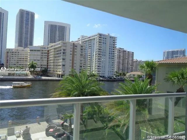 2600 E Hallandale Beach Blvd, #T301