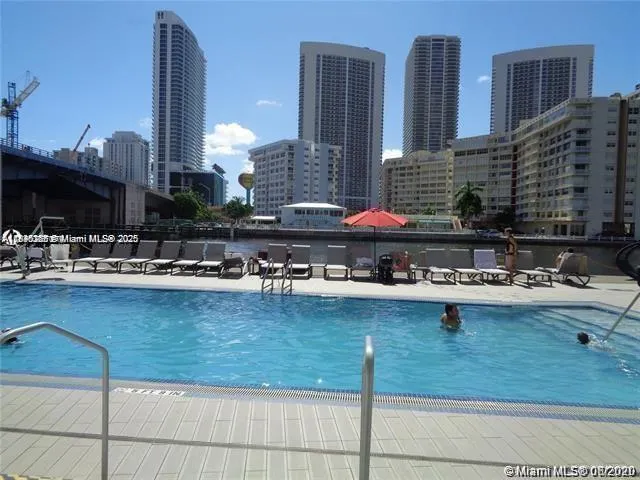 2600 E Hallandale Beach Blvd, #T301