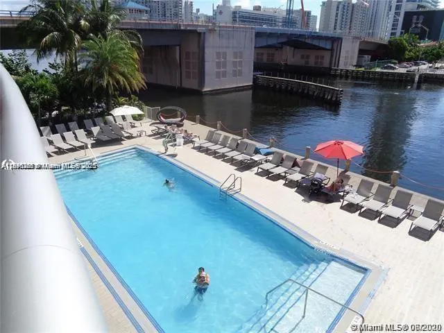 2600 E Hallandale Beach Blvd, #T301
