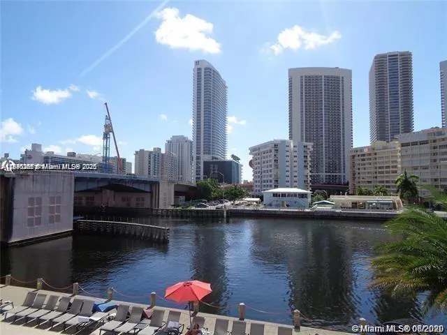 2600 E Hallandale Beach Blvd, #T301