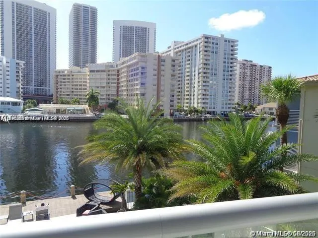 2600 E Hallandale Beach Blvd, #T301