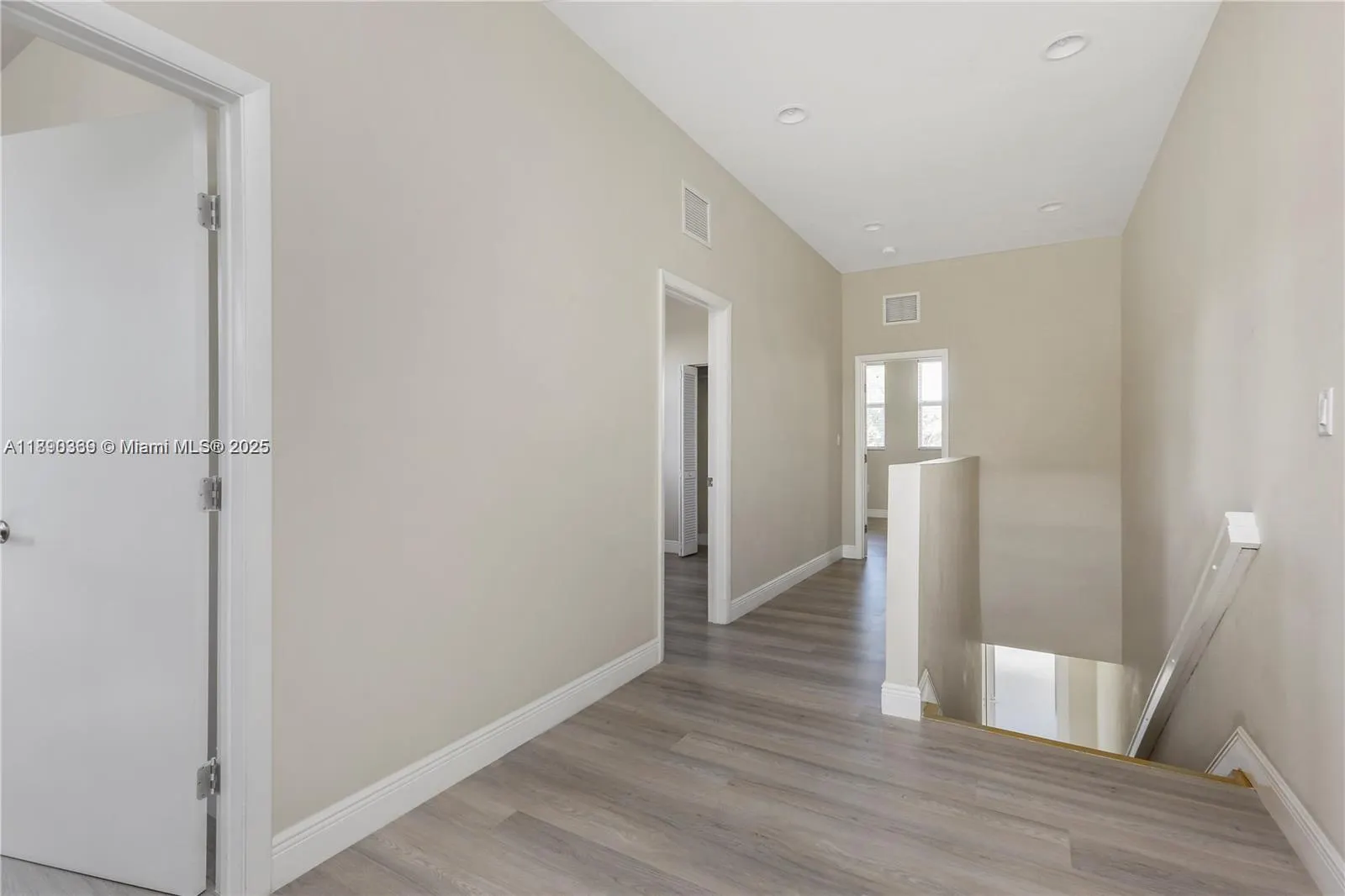 1632 NE 110th St, #1