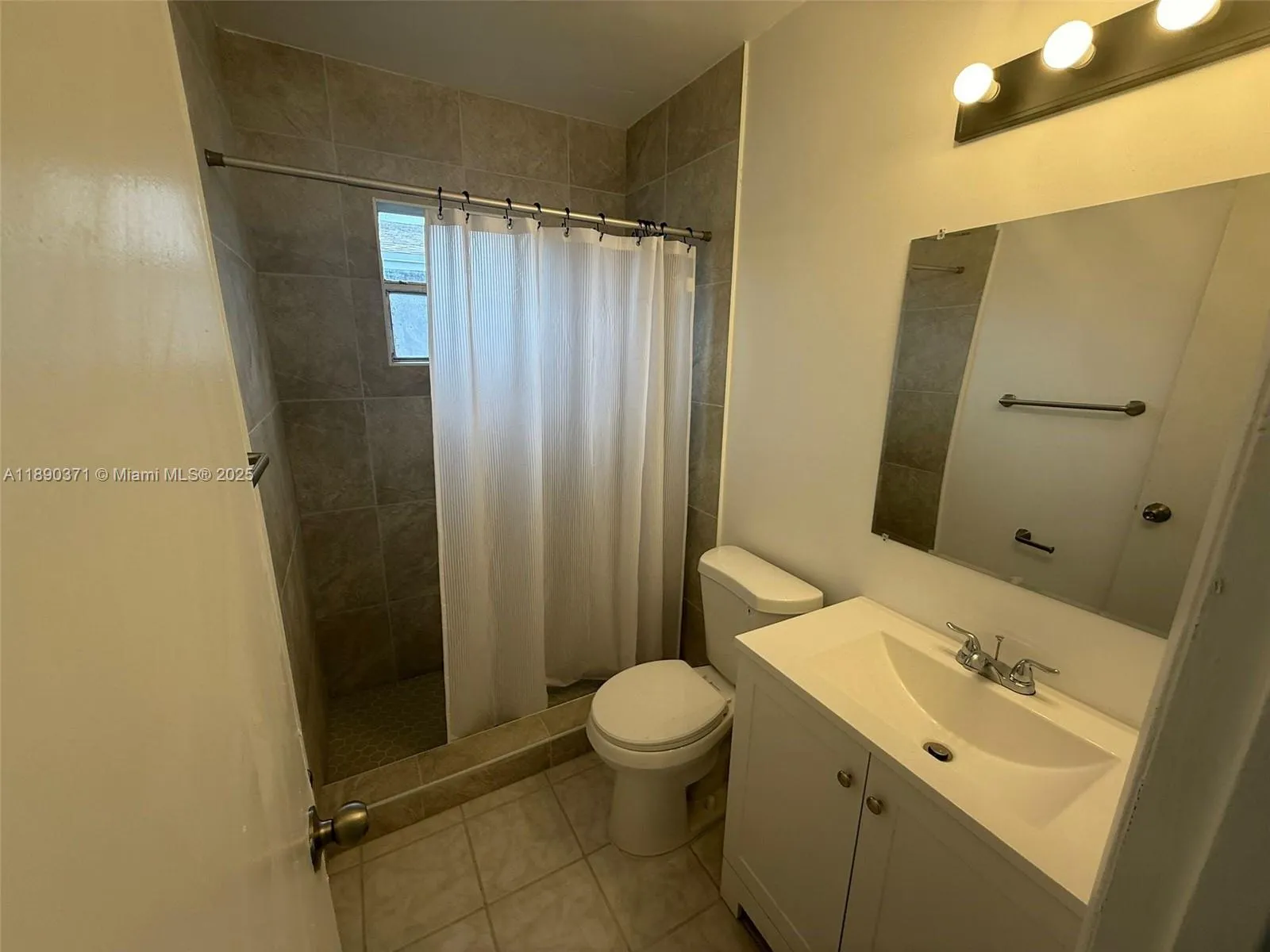 815 Foster Rd, #1