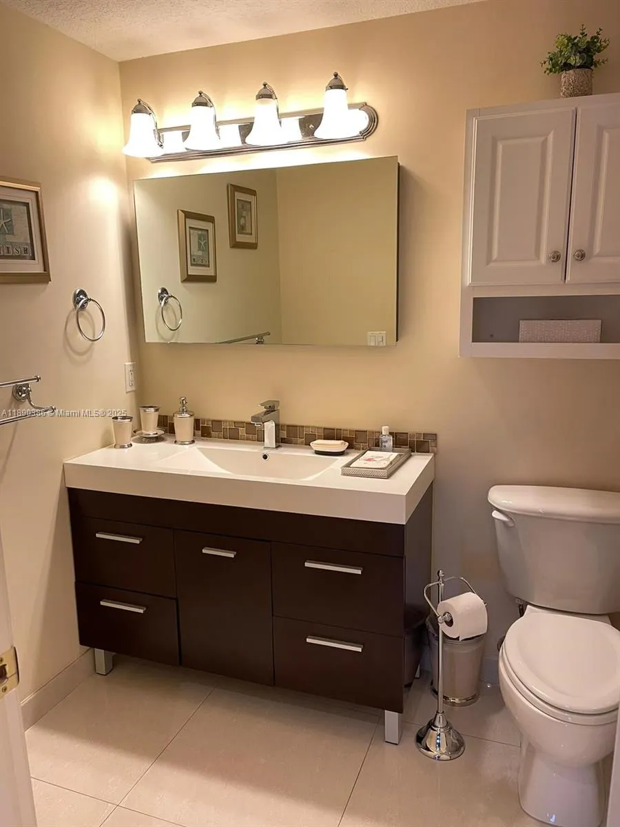 3500 Coral Way, #1403